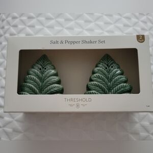 Threshold Green Tree Design Shaker Set